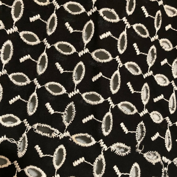 EC Kim Rogers Signature Black & White Eyelet Design MIDI Skirt Size 18 - Picture 9 of 12